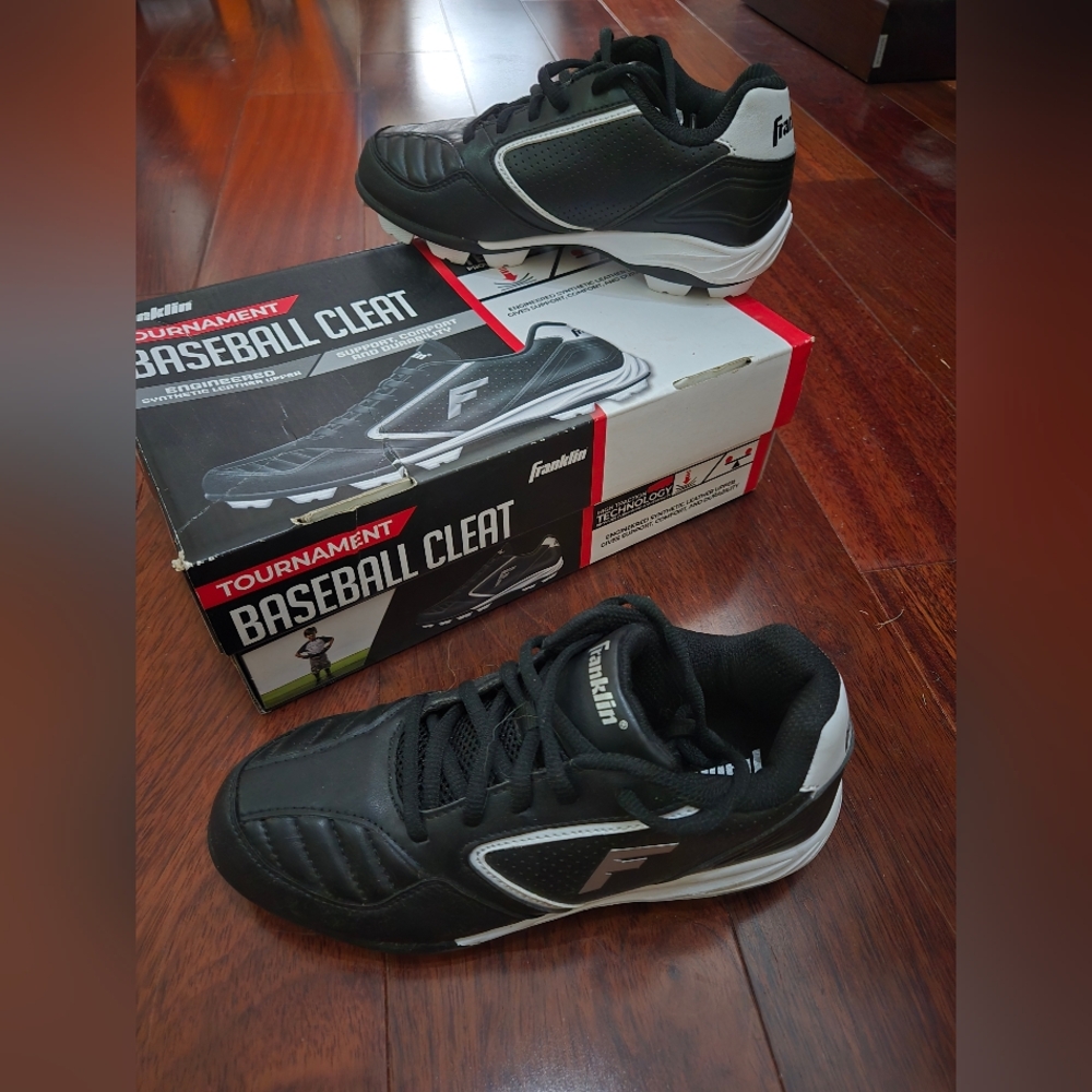 Franklin Black and White Baseball Cleats Youth Size 2Y